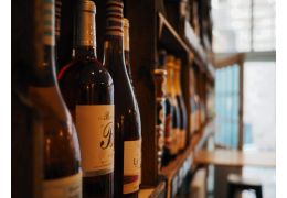 Durée de vieillissement d'une cave à vin : Conseils pour préserver la qualité de vos vins